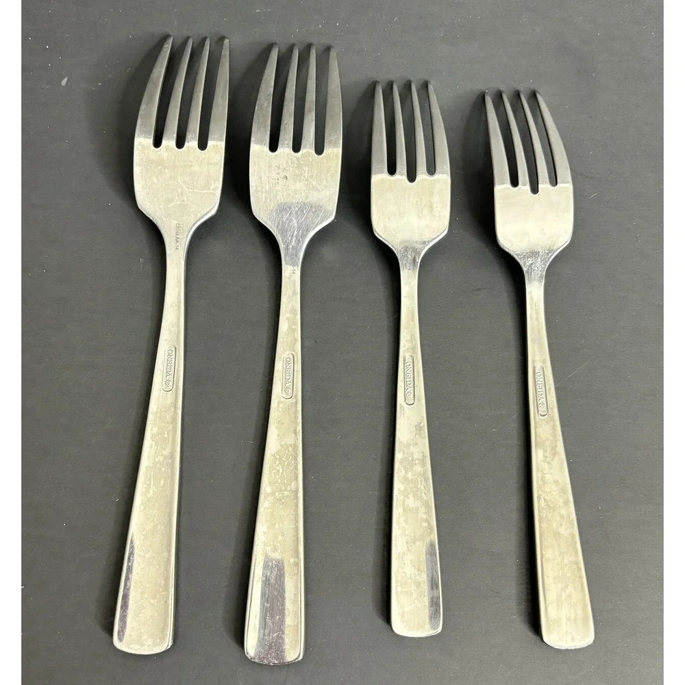 Oneida Quadratic 2 Dinner Forks and 2 Salad Forks Stainless Flatware Modern